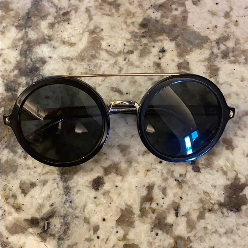 Black round Etro sunglasses